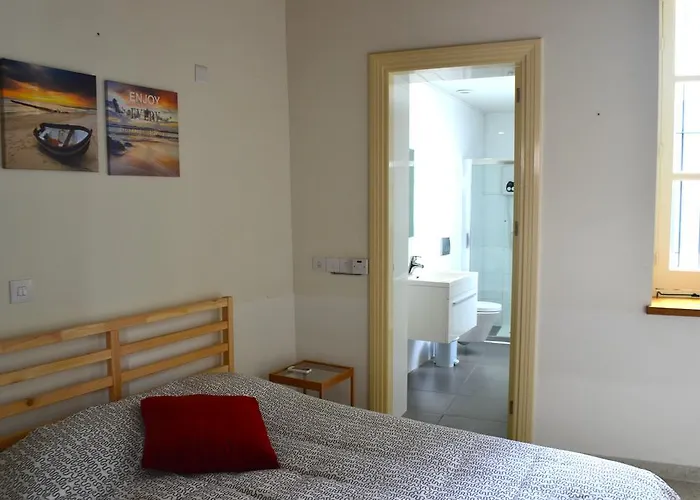 Chris House * ניקוסיה