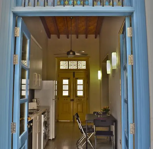 Chris House * ניקוסיה